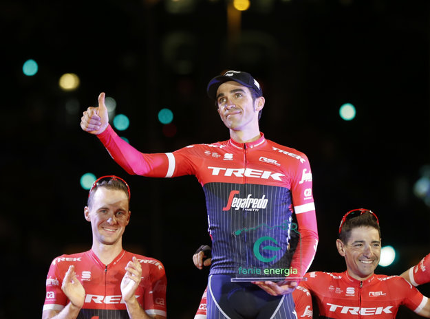 Alberto Contador ďakuje fanúšikom. Po Vuelte končí s kariérou.
