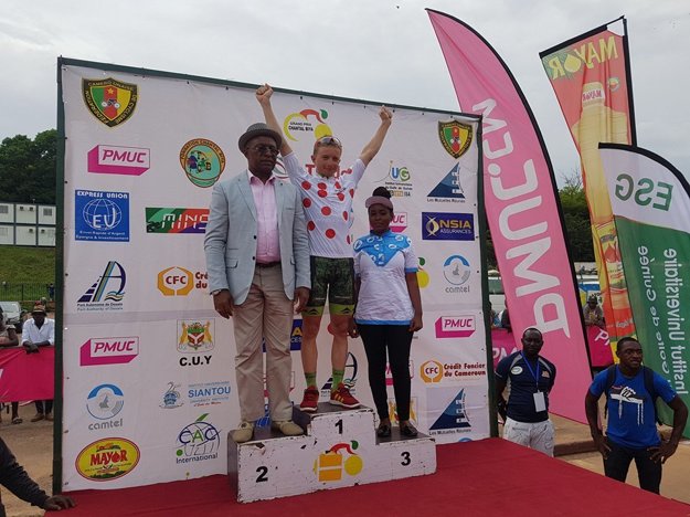 Martin Mahďar ako víťaz súťaže vrchárov na Grand Prix Chantal Biya v Kamerune.