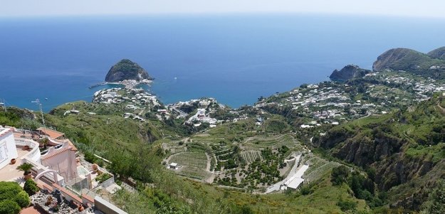 First minute Ischia ponúka destináciu plnú termálnych kúpeľov.