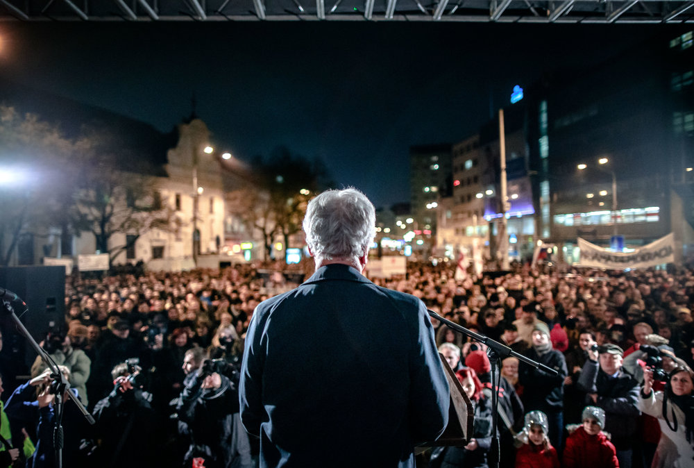 Anton Srholec na jednom z protikorupčných protestov na námestí SNP v Bratislave v roku 2014.