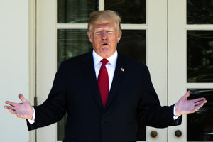 Prečo by sme tieto krajiny mali ďalej podporovať? pýta sa Donald Trump.