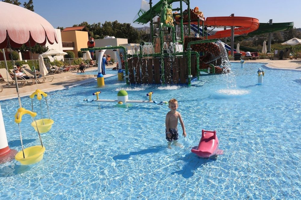 Hotel Aqua Sol Holiday Village 4*