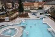 Vonkajší bazén Kúpeľov Trenčianske Teplice na fotke z roku 2009.