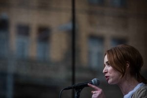 15. apríl 2018, Bratislava. Táňa Pauhofová na protestnom zhromaždení Za slušné Slovensko v Bratislave.