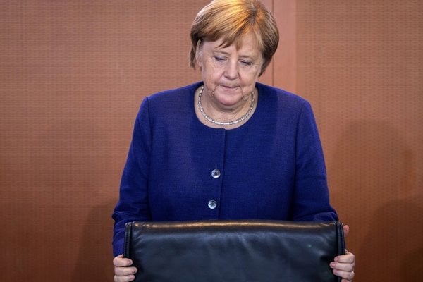 Merkelová vyzýva na užšiu spoluprácu EÚ v oblasti obranných systémov