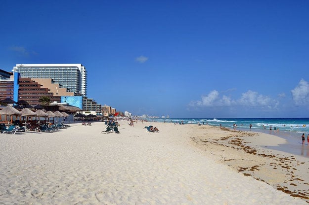 Pláž Cancún.