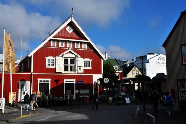 Farebné domčeky v centre Reykjavíku