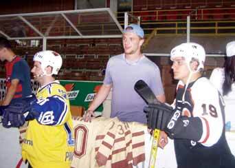 na stretnutí sa predstavili aj rastislav pavlikovský (zľava), v strede nehrajúci marián gáborík a branko radivojevič.