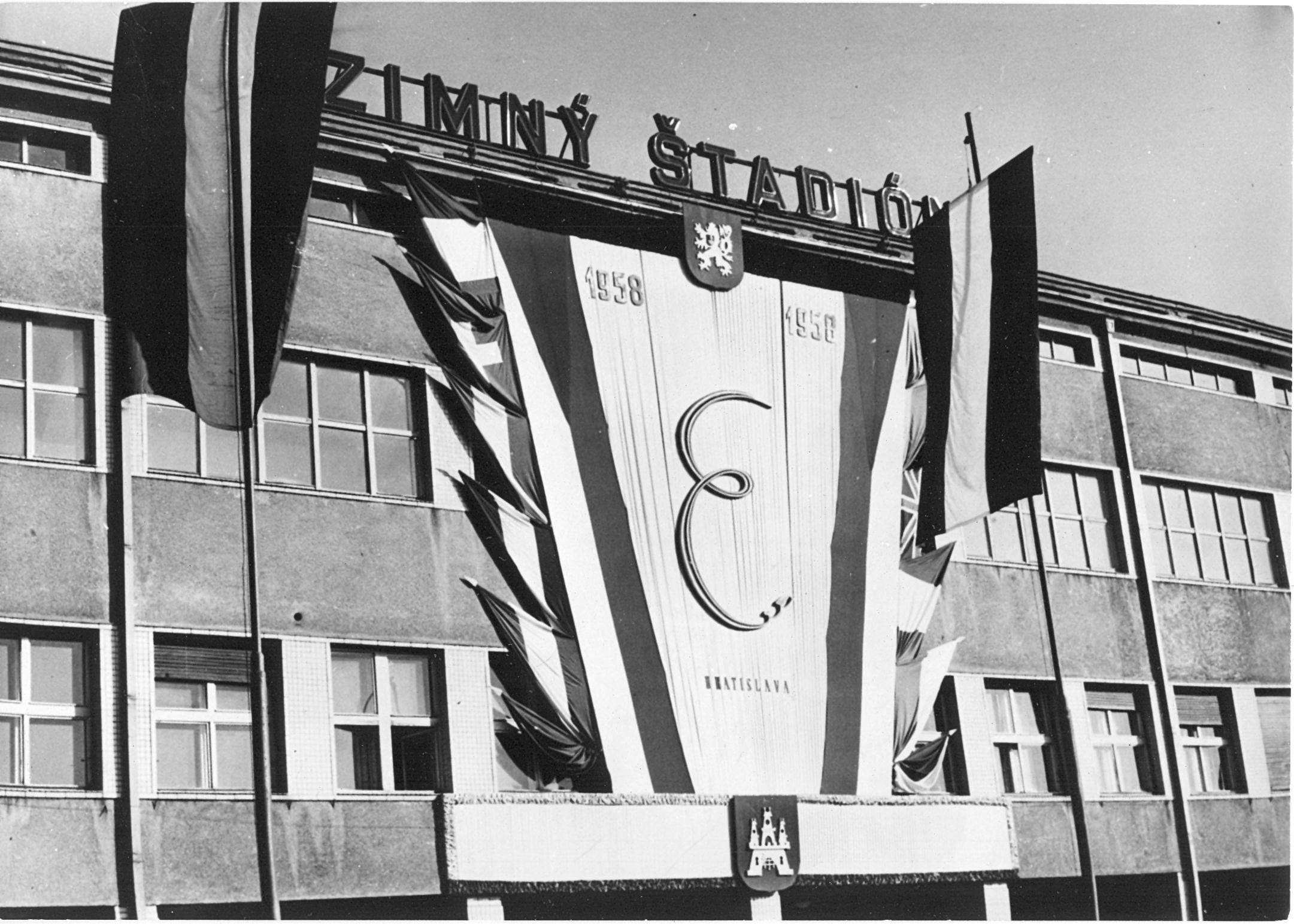sm-0119-017f-stadion.rw_r229.jpg sm-0119-017f-stadion.rw_r229.jpg