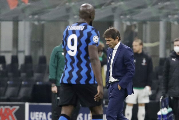Antonio Conte a Romelu Lukaku po zápase v Lige majstrov.