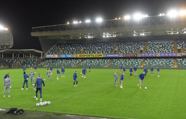 Slovenský tím na štadióne Windsor Park.