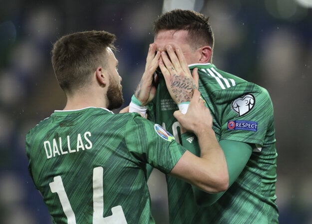 Kyle Lafferty plače po zápase Severné Írsko - Slovensko, baráž EURO 2020.