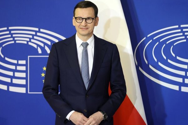 Poľským premiér Mateuszm Morawiecki v Európskom parlamente.