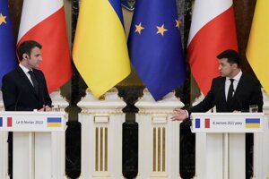 Francúzsky prezident Emmanuel Macron na rokovaniach v Kyjeve sprezidentom Ukrajiny Volodymyrom Zelenským.