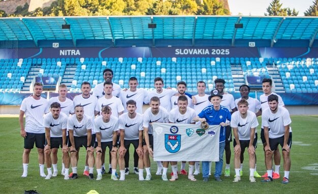 FC Nitra po prvom tréningu letnej prípravy. (zdroj: Max Šišovský)