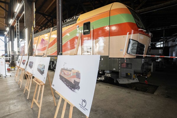Moderný rušeň Siemens Vectron.