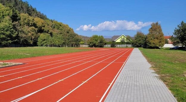 Atletický štadión v Moldave nad Bodvou. (zdroj: moldava.sk)
