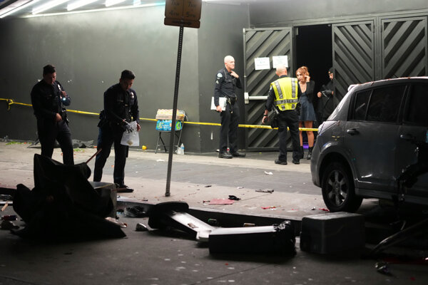 Polícia na mieste činu v štvrti East Hollywood v Los Angeles.