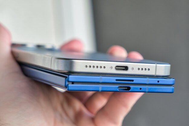 Porovnanie s iPhone 15 Pro Max (zdroj: Matúš Paculík)
