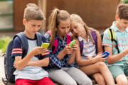 Vedci našli súvis medzi vlastníctvom smartfónu pred 13-timi narodeninami a zhoršeným duševným zdravím v ranej dospelosti.