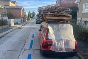 Auto naložené nad strechu