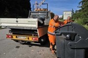 Cestári odstránili z odpočívadiel kontajnery, naopak, pribudli na nich kamery a značky. 