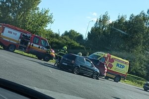 Nehoda na Koškovskej ceste v Novákoch. 
