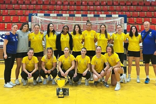Duslo Cup vyhrali ženy Dunajskej Stredy. 