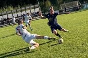 Leštiny (v bielych dresoch) doma porazili Nižnú 4:1. 