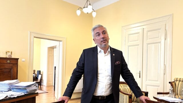 Košický župan Rastislav Trnka hovorí, že politicky prekáža. 