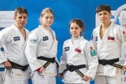 Podpredseda Slovenského zväzu judo a tréner 1. Judo Club Pezinok Jozef Tománek st. a juniorskí reprezentanti Slovenska v džude, zľava Lenka Tománková, Patrícia Tománková a Jozef Tománek ml.
