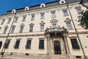 Budova Arcibiskupského úradu v Trnave.