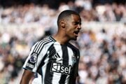 Alexander Isak v drese Newcastle United.