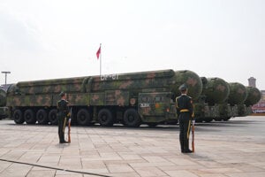 Rakety DF-61.