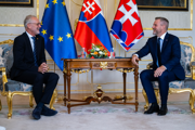 Detský onkológ, iniciátor a zakladajúci riaditeľ Princess Maxima Centrum nemocnice Roba Pieters a vpravo prezident SR Peter Pellegrini.