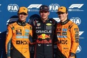 Zľava Lando Norris, Max Verstappen a Oscar Piastri po kvalifikácii na VC Talianska formuly 1 2025.