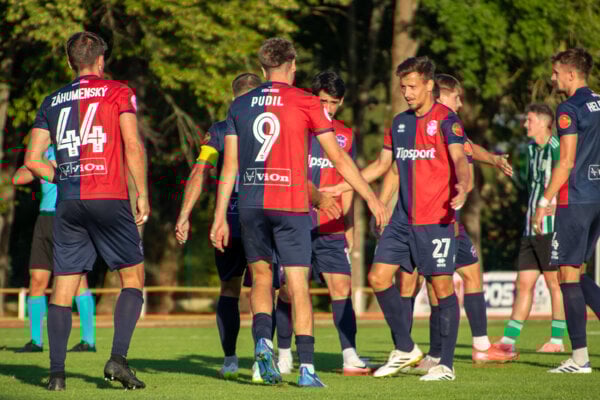 FC ViOn vyhral 7:0 v Kalinove a postúpil z tretieho kola Slovnaft Cupu.