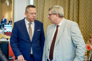 Minister spravodlivosti Boris Susko (vpravo) v debate s ministrom financií Ladislavom Kamenickým.