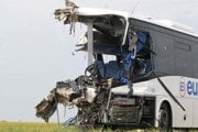 Do autobusu, ktorý šoféroval Igor Gál, narazil vodič kamióna.