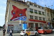 Divadlo svojej novej sezóne prispôsobilo aj fasádu.