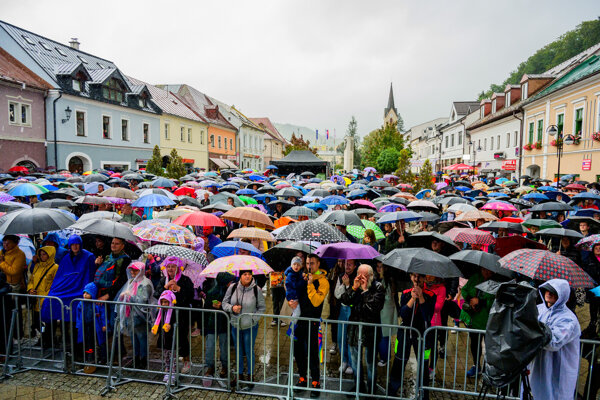 Vlani počasie dolnokubínskemu jarmoku neprialo, tento rok má byť obidva dni pekne. 