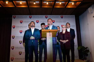 Tlačová konferencia hnutia Slovensko po hlasovaní o novele ústavy.