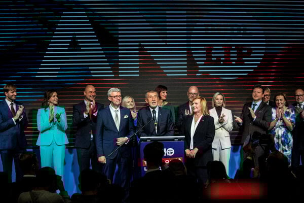 Hnutie ANO vyhralo voľby, Andrej Babiš bude skladať budúcu českú vládu.