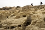 Areál starovekých balzamovacích dielní na mieste stupňovitej pyramídy Džosera v Sakkáre.