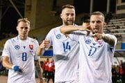 Sprava Lukáš Haraslín, Milan Škriniar a Ondrej Duda sa tešia po strelenom góle.