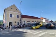 Bojnice hľadajú peniaze na rekonštrukciu strechy budovy známej ako Pivár.