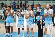 Zľava Nitrania Underwood, Jones, Bolek a Belikov. 