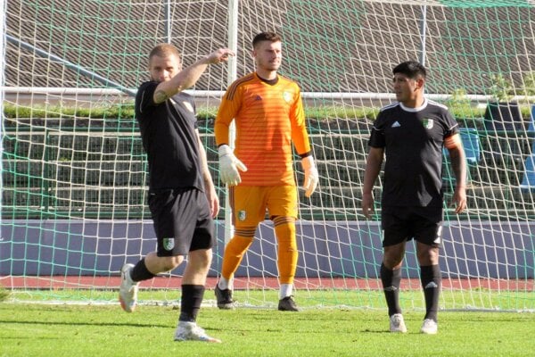 Novomešťania (v čiernom) sa stále zlepšujú.