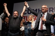 Opozičný líder Tufan Erhürman (vpravo).