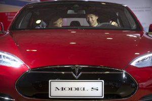 Tesla Model S.
